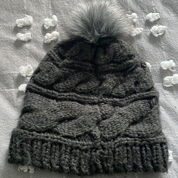 Women’s North Face Knit Toque - Picture 4 of 4